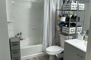 5077 NW 7th St, Miami, FL 33126 - Photo 11