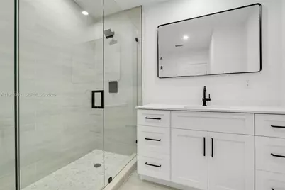 17887 78th Pl, Hialeah, FL 33015 - Photo 15