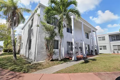 8100 Crespi Blvd #3, Miami Beach, FL 33141 - Photo 1