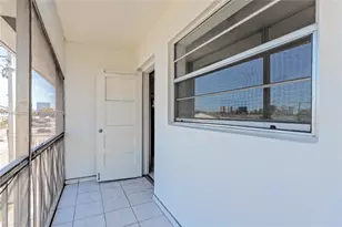 714 NE 10th St, Hallandale Beach, FL 33009 - Photo 13