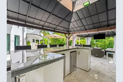 6180 Pine Tree Dr, Miami Beach, FL 33140 - Photo 53