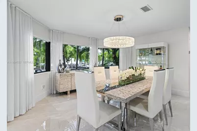 6180 Pine Tree Dr, Miami Beach, FL 33140 - Photo 17