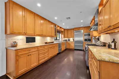 1648 Nocatee Dr, Miami, FL 33133 - Photo 9