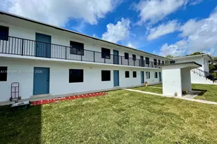 180 NE 57th St, Miami, FL 33137 - Photo 11