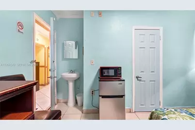 508 W 1st Ave, Hialeah, FL 33010 - Photo 15