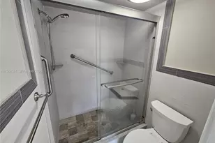 10722 W Clairmont Cir, Tamarac, FL 33321 - Photo 25