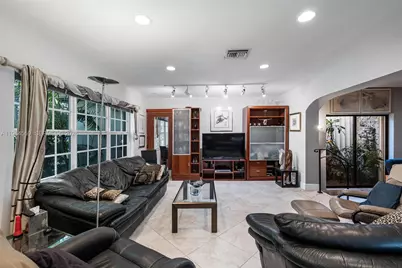 5990 SW 83rd St, South Miami, FL 33143 - Photo 9