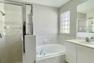 1748 SW 108th Way, Davie, FL 33324 - Photo 15