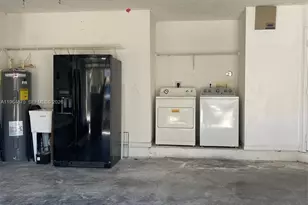 1748 SW 108th Way, Davie, FL 33324 - Photo 17