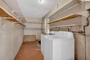 1010 W 33rd Pl, Hialeah, FL 33012 - Photo 47