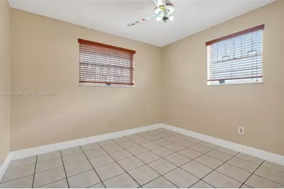 1010 W 33rd Pl, Hialeah, FL 33012 - Photo 33