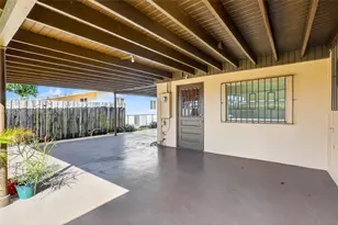 1010 W 33rd Pl, Hialeah, FL 33012 - Photo 15