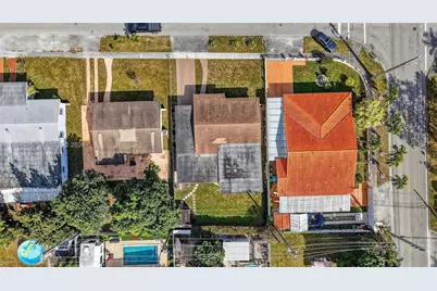 1010 W 33rd Pl, Hialeah, FL 33012 - Photo 11