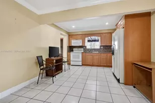 1010 W 33rd Pl, Hialeah, FL 33012 - Photo 27