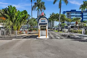 16570 NE 26th Ave, North Miami Beach, FL 33160 - Photo 37