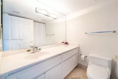 6301 Collins Ave #2802, Miami Beach, FL 33141 - Photo 15