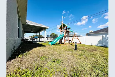 1137 NE 4th Pl, Cape Coral, FL 33909 - Photo 17