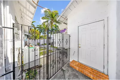 1342 NW 1st St, Miami, FL 33125 - Photo 59