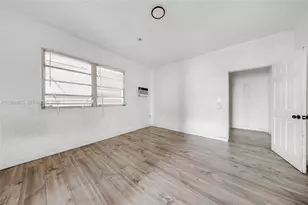 1342 NW 1st St, Miami, FL 33125 - Photo 15