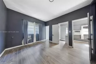 1342 NW 1st St, Miami, FL 33125 - Photo 37