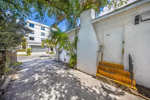 1342 NW 1st St, Miami, FL 33125 - Photo 25