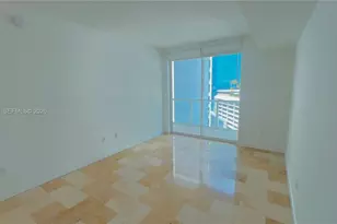 218 SE 14th St, Miami, FL 33131 - Photo 9