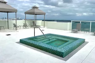 218 SE 14th St, Miami, FL 33131 - Photo 15