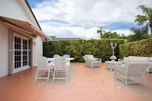 6811 SW 105th Ct, Miami, FL 33173 - Photo 3