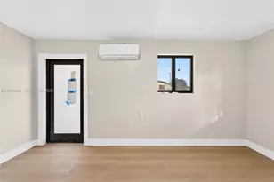 555 NW 94th St, Miami, FL 33150 - Photo 7