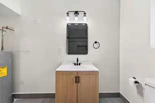 555 NW 94th St, Miami, FL 33150 - Photo 17