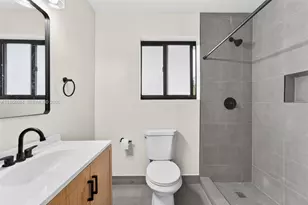 555 NW 94th St, Miami, FL 33150 - Photo 15