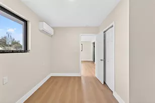 555 NW 94th St, Miami, FL 33150 - Photo 11