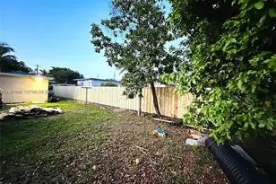 326 NW 96th St, Miami, FL 33150 - Photo 23