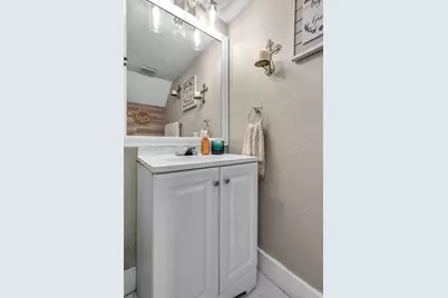 8253 NW 192nd Ter, Hialeah, FL 33015 - Photo 15