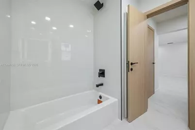 2415 NE 35th Dr, Fort Lauderdale, FL 33308 - Photo 29