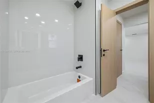 2415 NE 35th Dr, Fort Lauderdale, FL 33308 - Photo 29