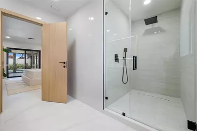 2415 NE 35th Dr, Fort Lauderdale, FL 33308 - Photo 21