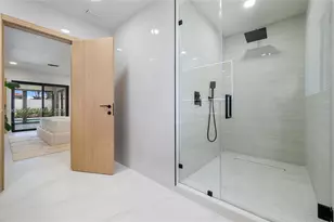 2415 NE 35th Dr, Fort Lauderdale, FL 33308 - Photo 21