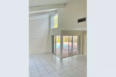 922 NW 106th Ave Cir #922, Miami, FL 33172 - Photo 7