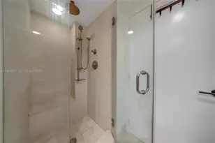 6801 Collins Ave, Miami Beach, FL 33141 - Photo 21