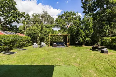 285 NW 45th St, Miami, FL 33127 - Photo 35