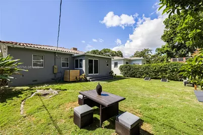 285 NW 45th St, Miami, FL 33127 - Photo 37