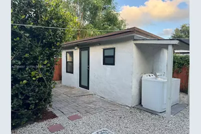 1756 NW 94th St #Back, Miami, FL 33147 - Photo 3