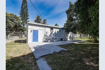 305 N 13th St, Fort Pierce, FL 34950 - Photo 5