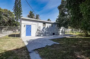 305 N 13th St, Fort Pierce, FL 34950 - Photo 5
