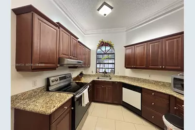 5258 Europa Dr #H, Boynton Beach, FL 33437 - Photo 9