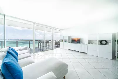 6301 Collins Ave #2802, Miami Beach, FL 33141 - Photo 9