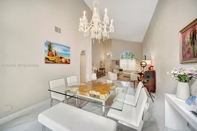 10880 NW 58th Ter, Doral, FL 33178 - Photo 11