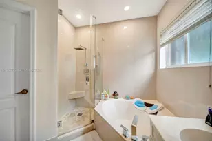 10880 NW 58th Terrace, Doral, FL 33178 - Photo 37