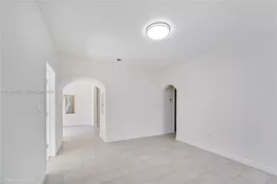 1139 NW 37th St, Miami, FL 33127 - Photo 11